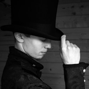 Aaron Lux